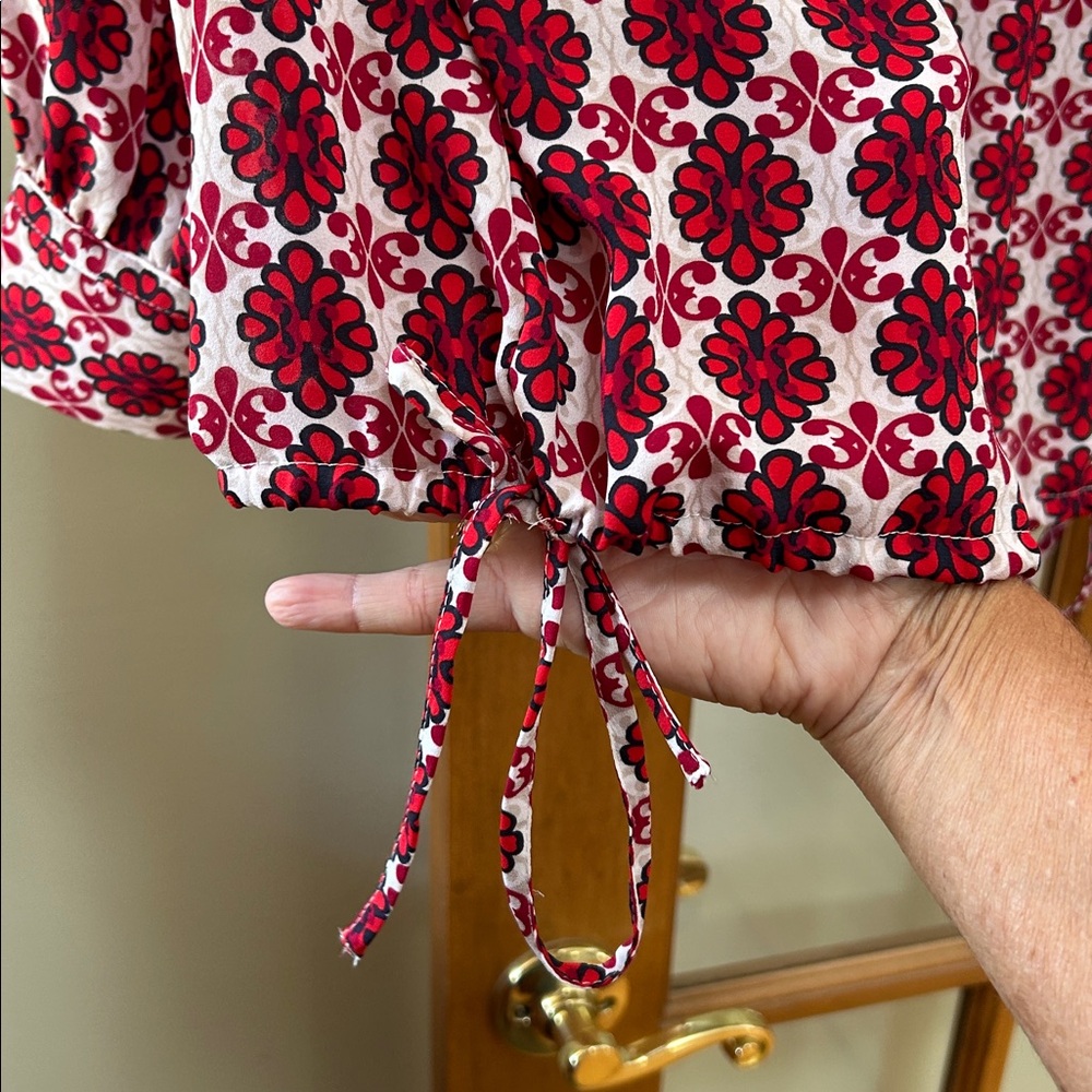LOFT Red, Navy and White Circle Design Blouse - Picture 4 of 5
